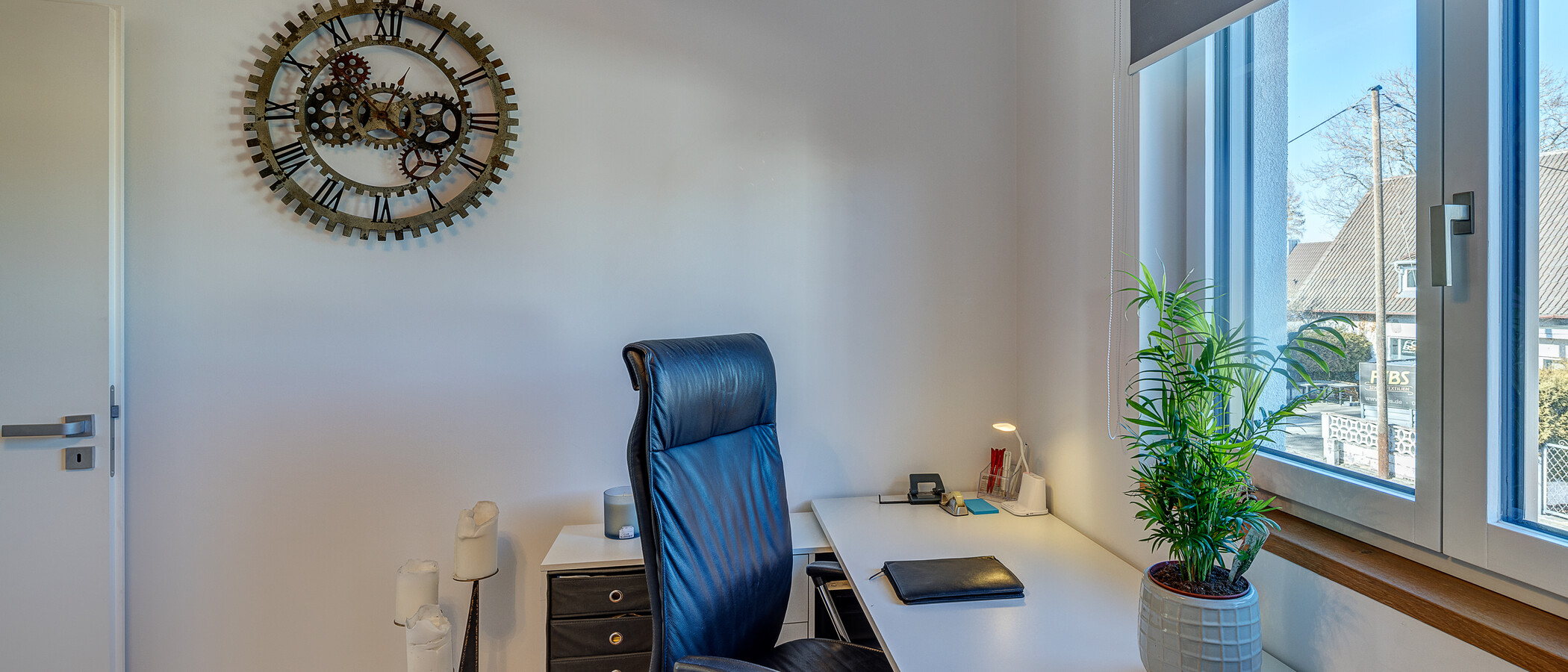 セミ・デタッチド・ハウス（一戸建てを二つに分けた家屋） München Feldmoching 04 2.　寝室 12903