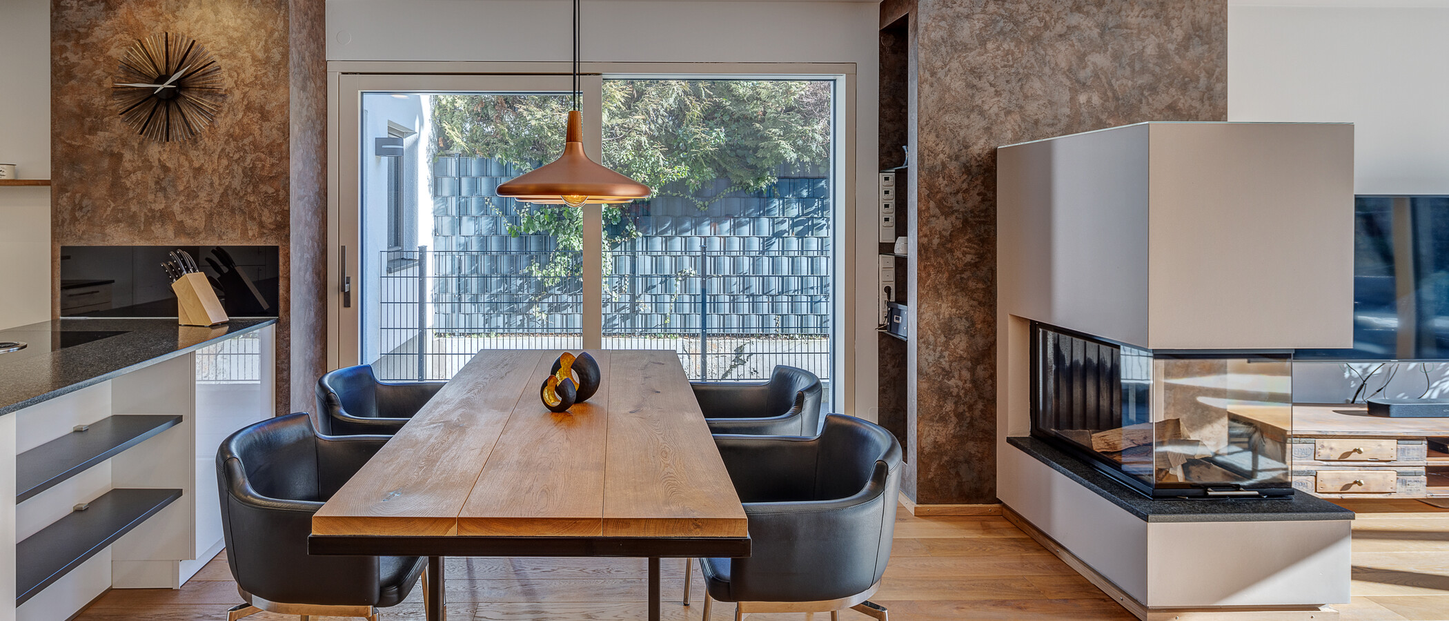 セミ・デタッチド・ハウス（一戸建てを二つに分けた家屋） München Feldmoching 04 リビングエリア 12903