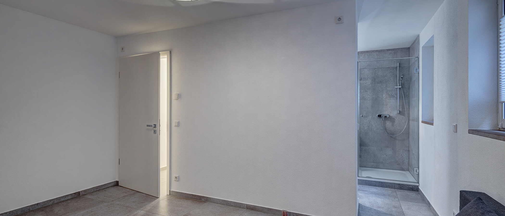 セミ・デタッチド・ハウス（一戸建てを二つに分けた家屋） München Feldmoching 02 ゲストルーム 12903