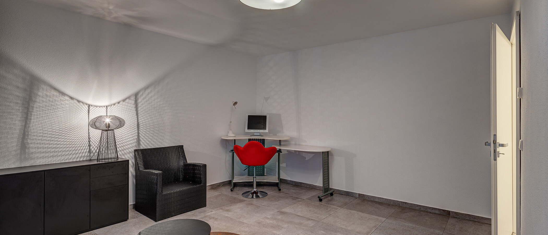 セミ・デタッチド・ハウス（一戸建てを二つに分けた家屋） München Feldmoching 03 ゲストルーム 12903