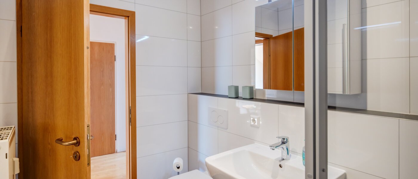 アティック・フラット（屋根裏） München Obermenzing 02 浴室 12904