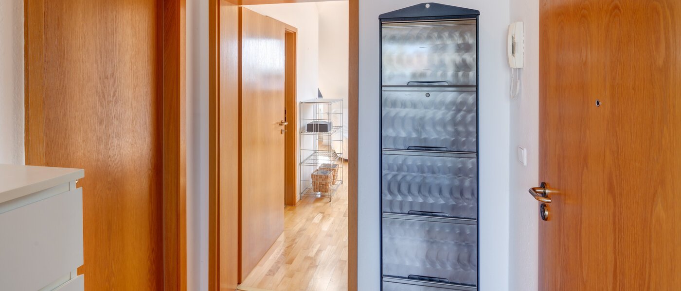 アティック・フラット（屋根裏） München Obermenzing 02 玄関入り口 12904