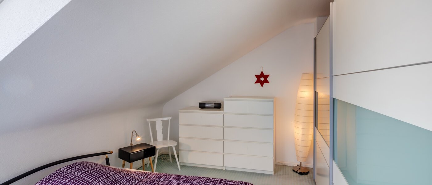 アティック・フラット（屋根裏） München Obermenzing 02 寝室 12904