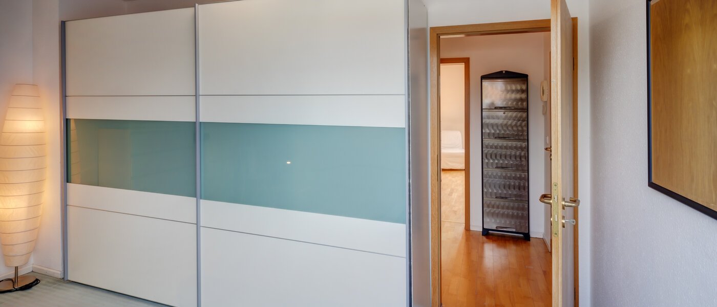 アティック・フラット（屋根裏） München Obermenzing 03 寝室 12904