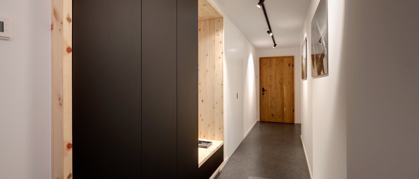 マンション Rottach-Egern 03 玄関入り口 13009