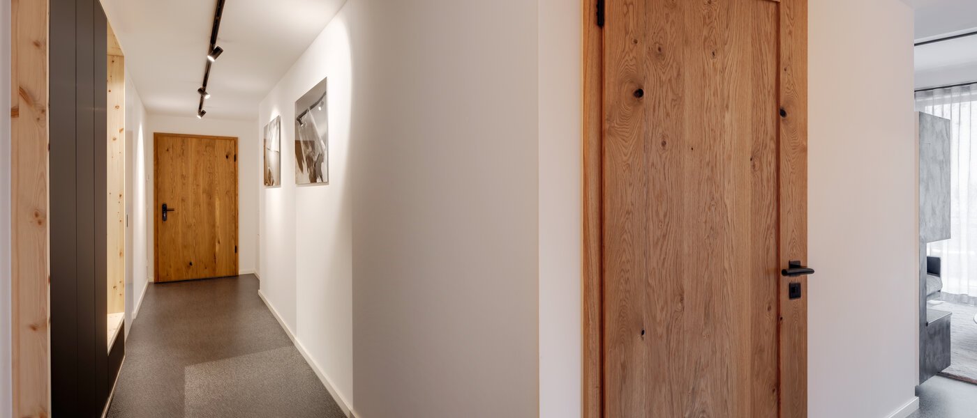 マンション Rottach-Egern 04 玄関入り口 13009