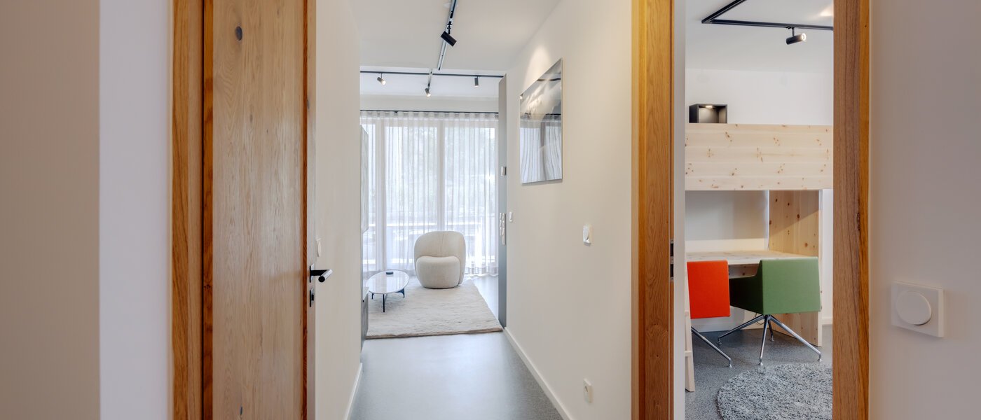 マンション Rottach-Egern 05 玄関入り口 13009