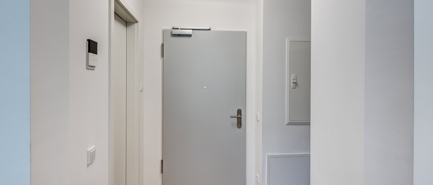 マンション München Allach 04 玄関入り口 13010