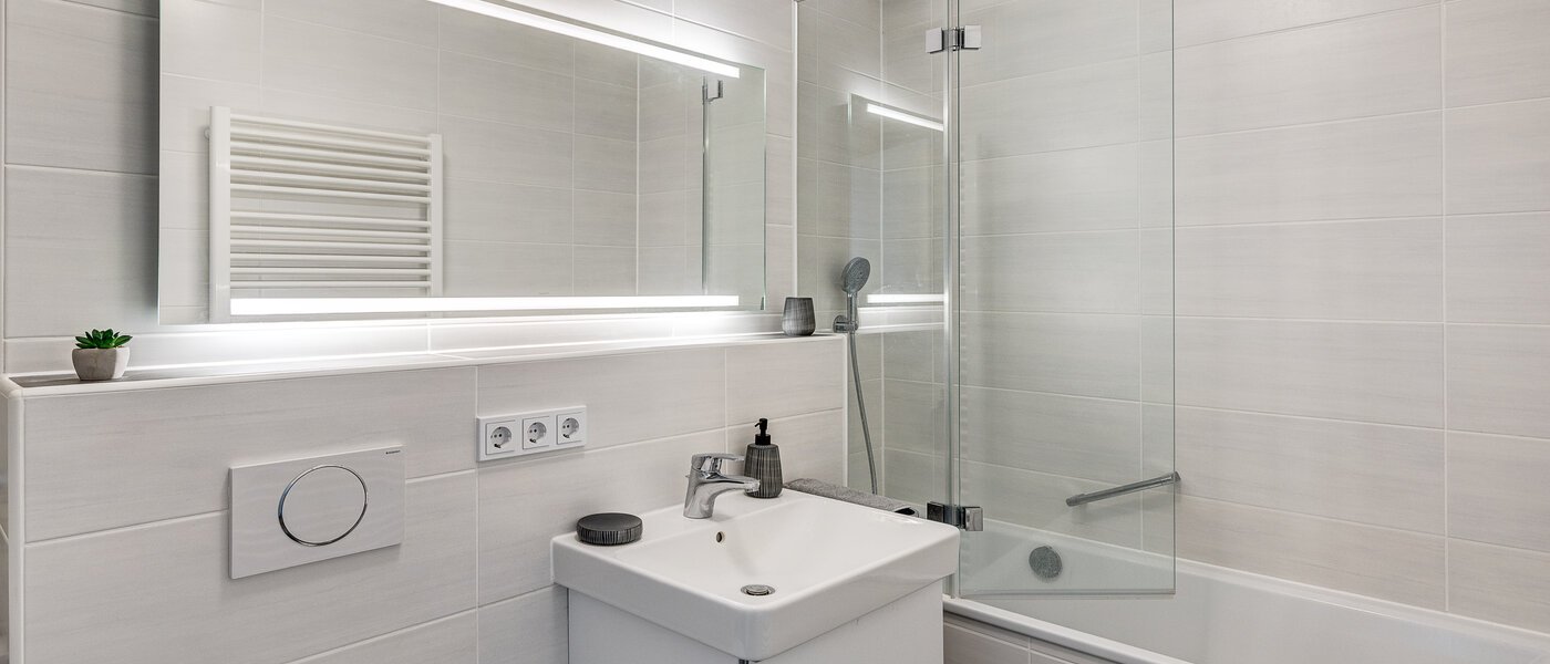 マンション München Allach 01 1つめの浴室 13010