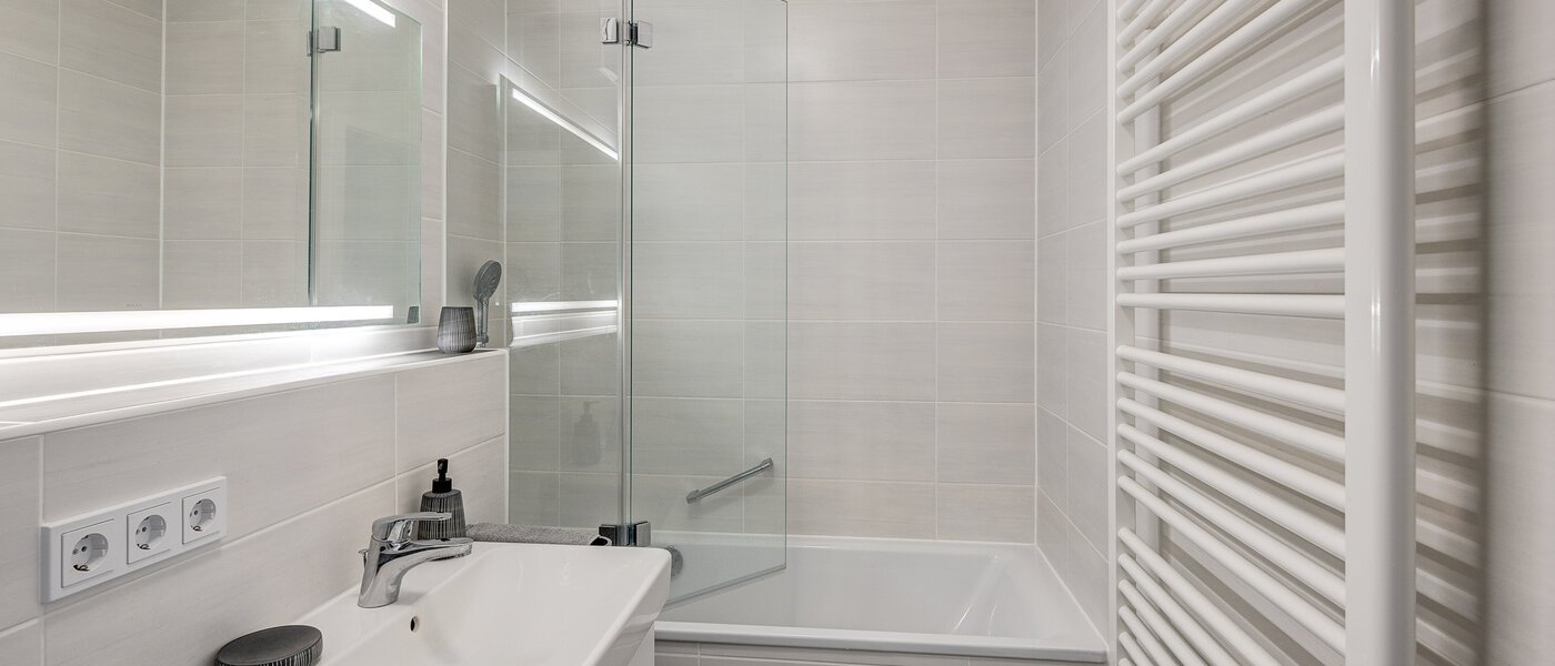 マンション München Allach 02 1つめの浴室 13010