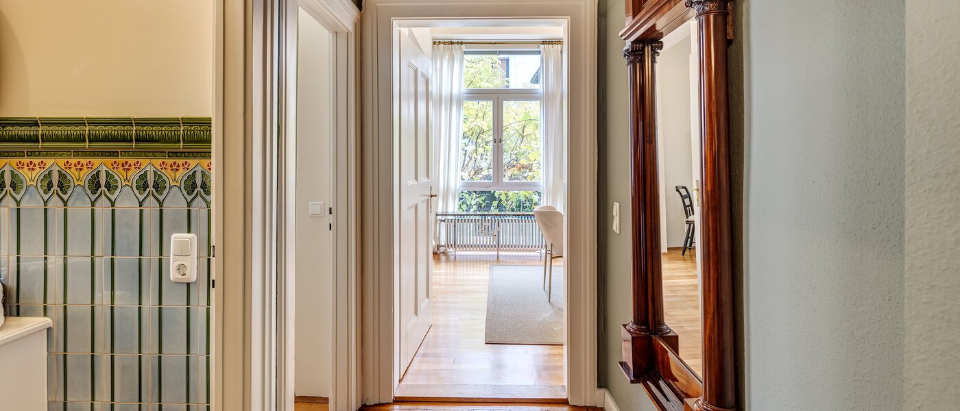 マンション München Herzogpark 04 玄関入り口 13017