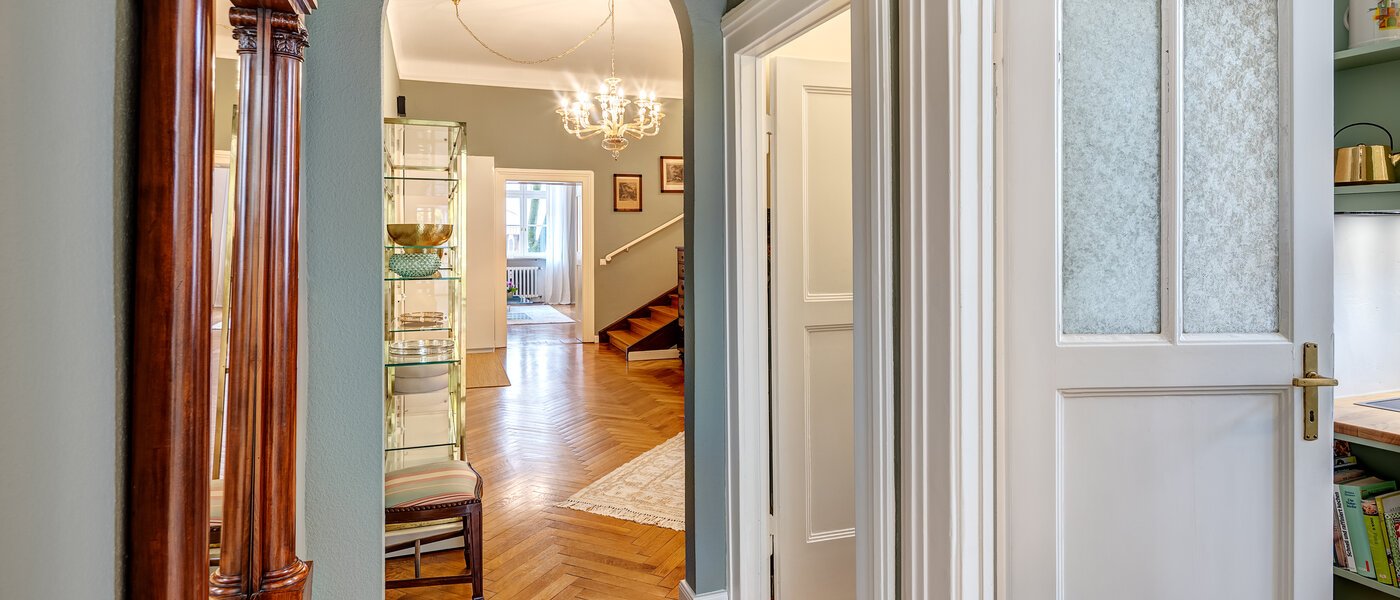 マンション München Herzogpark 05 玄関入り口 13017