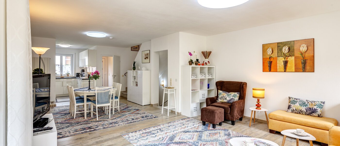 セミ・デタッチド・ハウス（一戸建てを二つに分けた家屋） Maisach 04 リビングエリア 13032