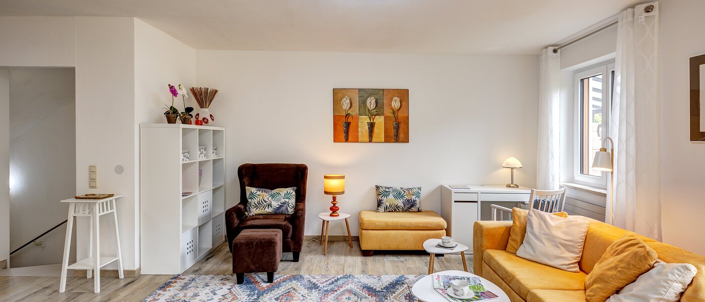 セミ・デタッチド・ハウス（一戸建てを二つに分けた家屋） Maisach 05 リビングエリア 13032