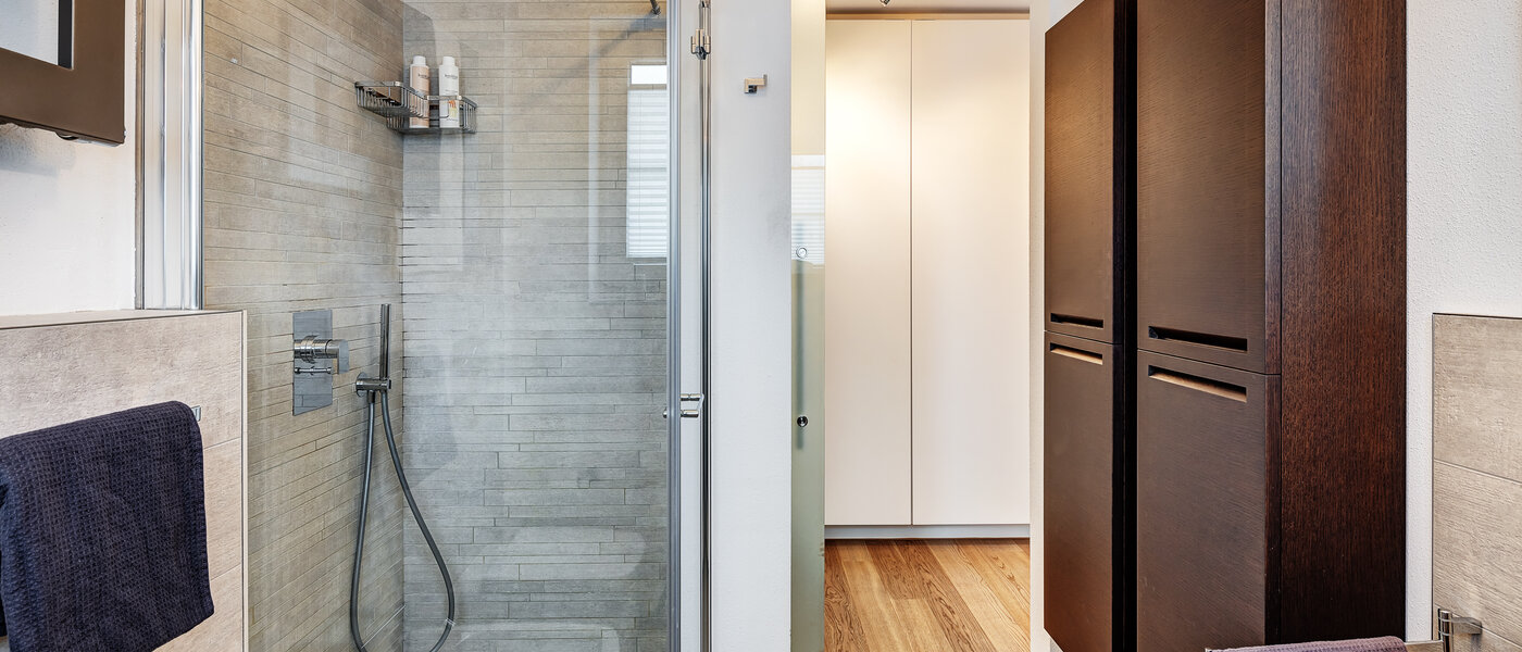 一戸建て München Waldtrudering 03 1つめの浴室 13041