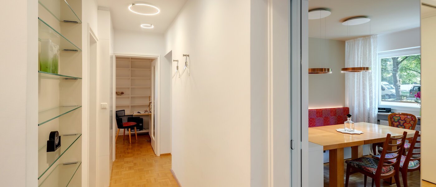 マンション München Nymphenburg 04 玄関入り口 13111