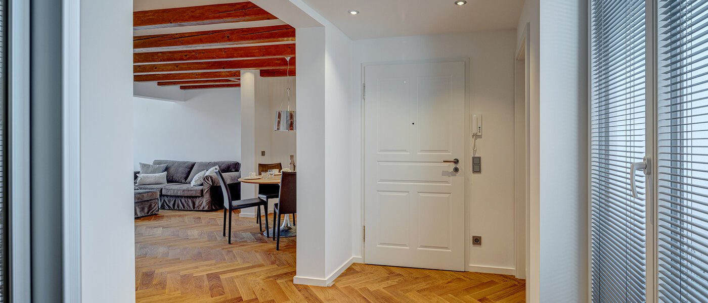 メゾネット・マンション（複数階にわたるマンション） München Neuhausen 01 玄関入り口 13127