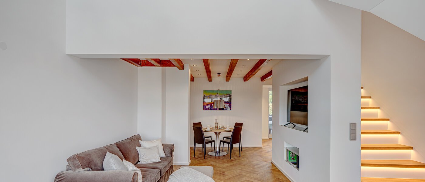 メゾネット・マンション（複数階にわたるマンション） München Neuhausen 04 リビングエリア 13127