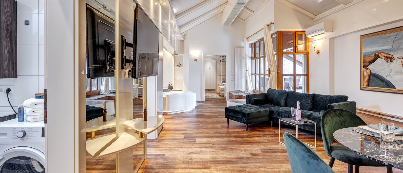 アティック・フラット（屋根裏） Baldham 05 リビングエリア 13188