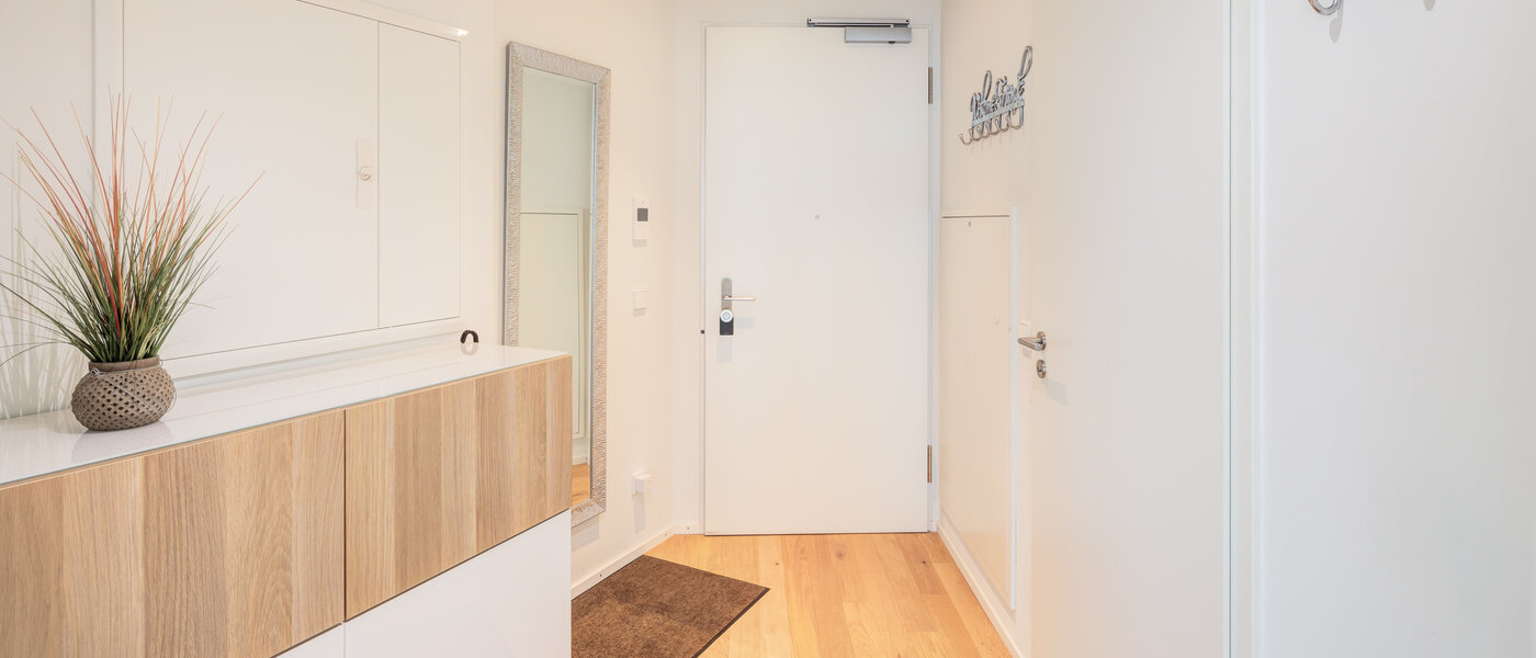 マンション München Au 01 玄関入り口 13189