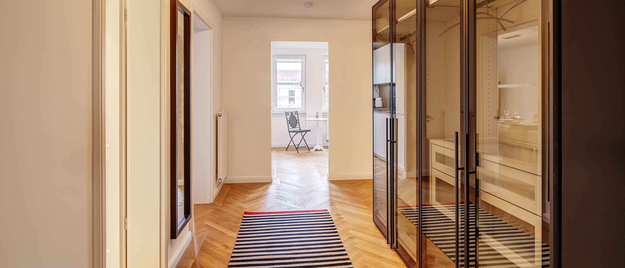マンション München Neuhausen 03 玄関入り口 13199