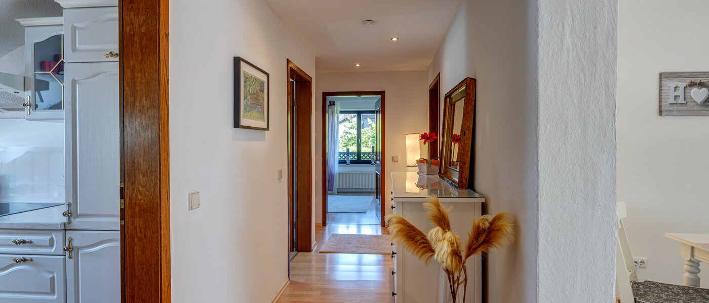 アティック・フラット（屋根裏） Inning am Ammersee 03 玄関入り口 13224