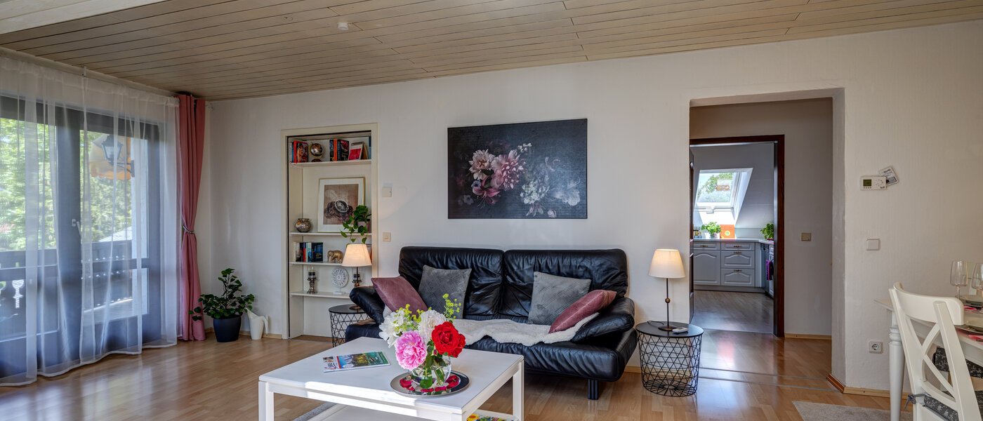 アティック・フラット（屋根裏） Inning am Ammersee 04 リビングエリア 13224