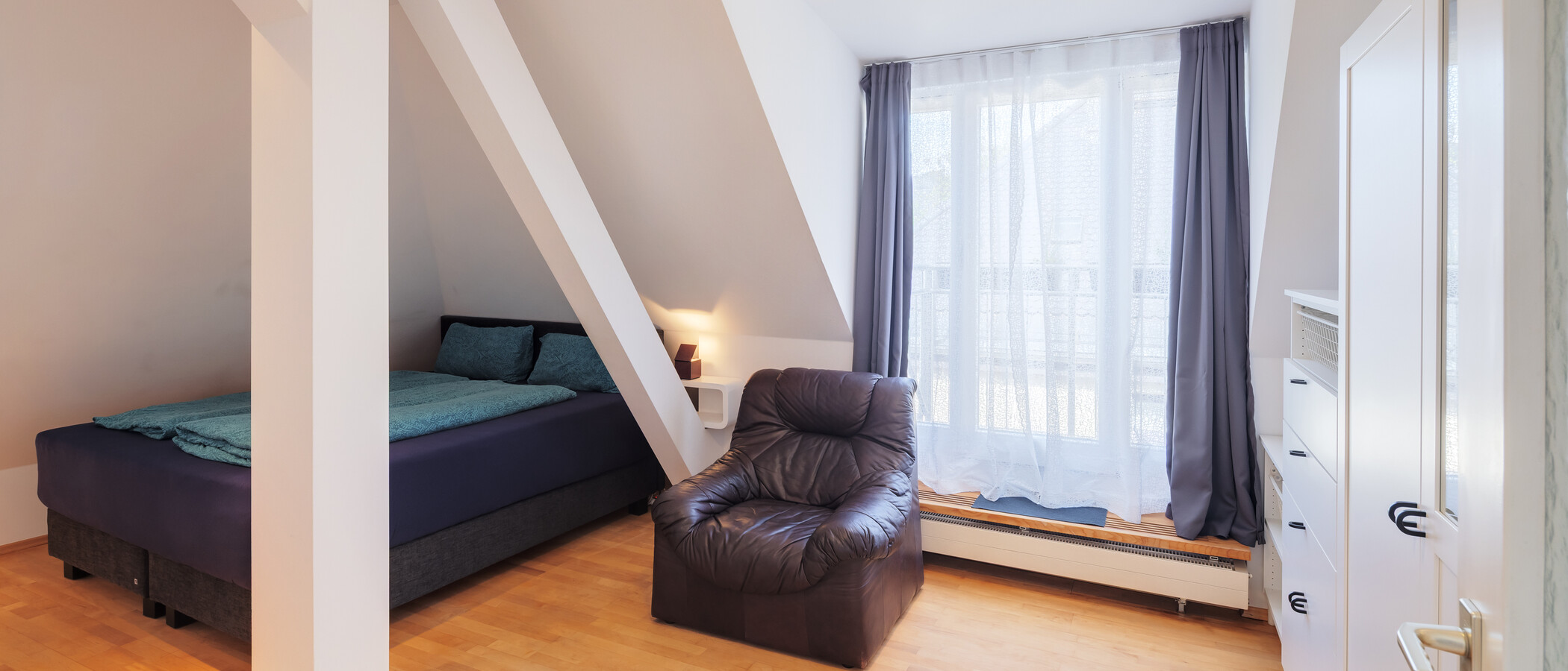アティック・フラット（屋根裏） München Laim 01 1. 寝室 13229