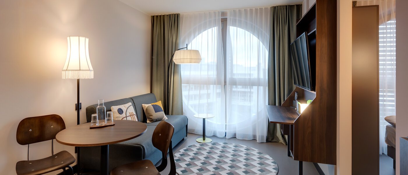 マンション München Neuperlach 01 リビングエリア 13251