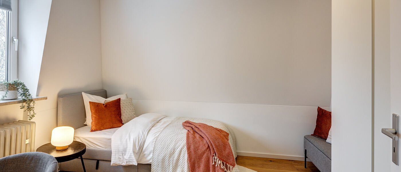 アティック・フラット（屋根裏） München Giesing 01 3.　寝室 13269