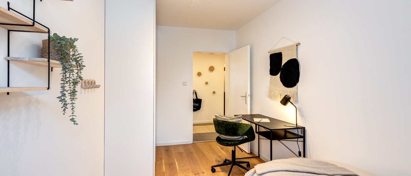 アティック・フラット（屋根裏） München Giesing 03 2.　寝室 13269