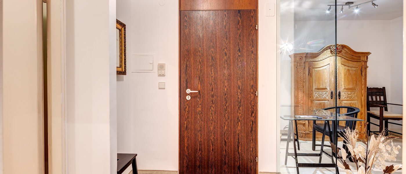 マンション München Schwabing-West (rund um den Bonner Platz) 01 玄関入り口 13286