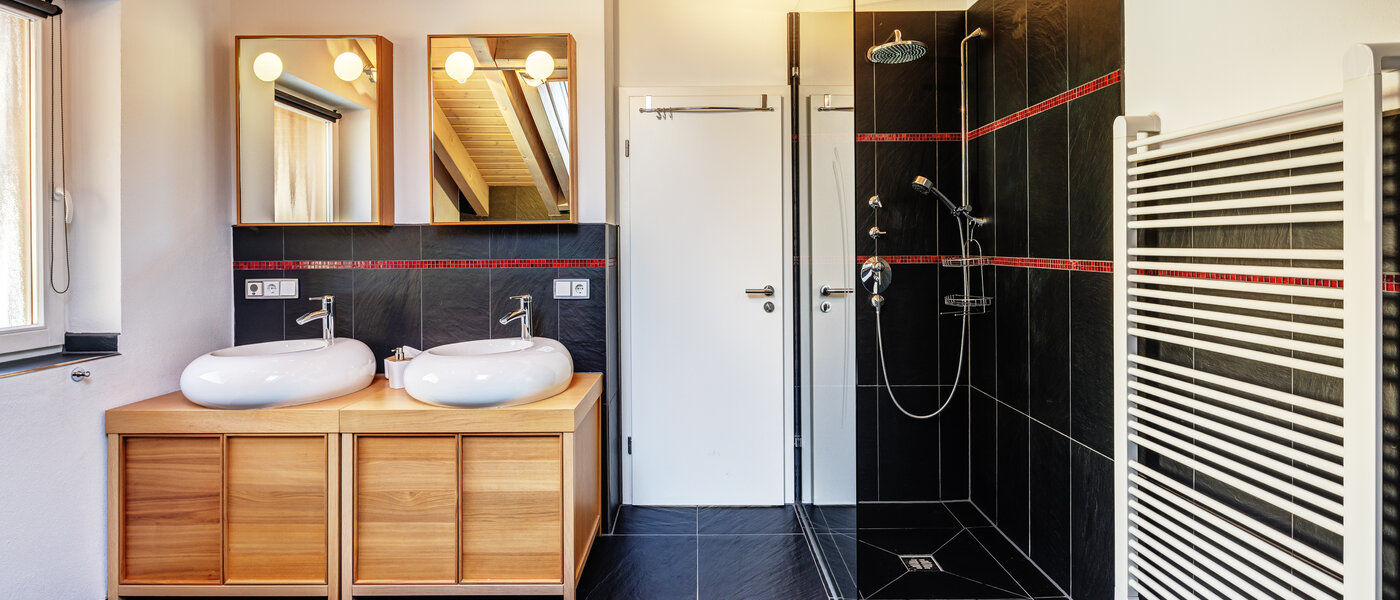 アティック・フラット（屋根裏） Tegernsee 01 浴室 13299