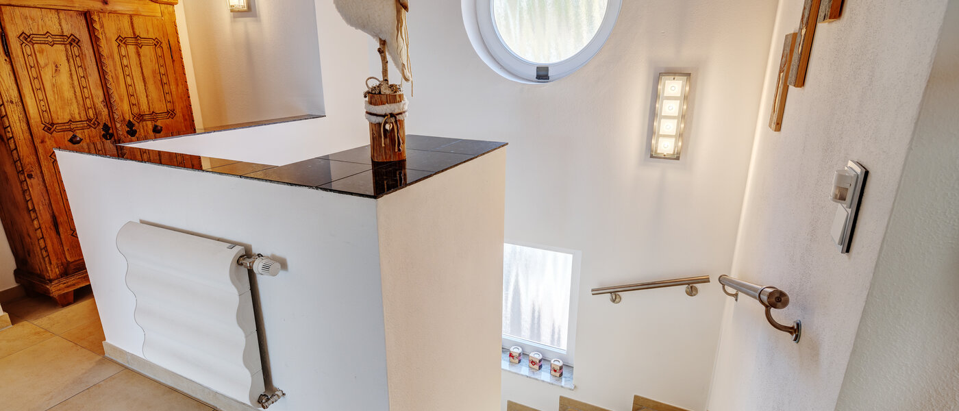 アティック・フラット（屋根裏） Tegernsee 04 玄関入り口 13299