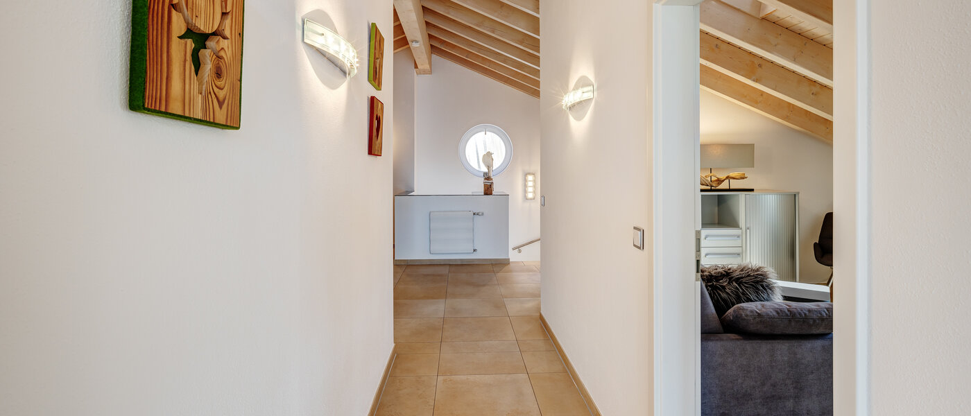 アティック・フラット（屋根裏） Tegernsee 08 玄関入り口 13299