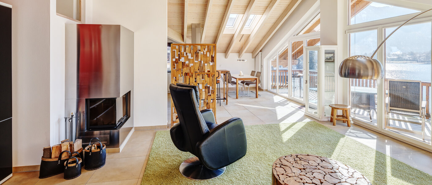 アティック・フラット（屋根裏） Tegernsee 01 リビングエリア 13299