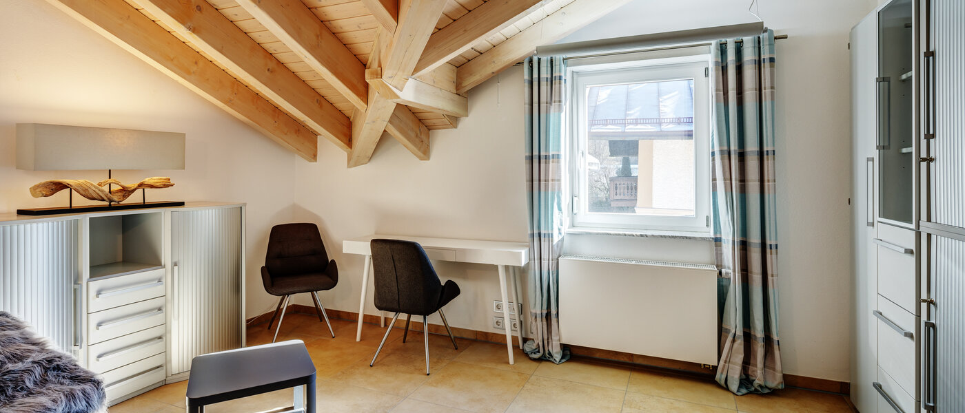 アティック・フラット（屋根裏） Tegernsee 03 ワークルーム/ゲストルーム 13299