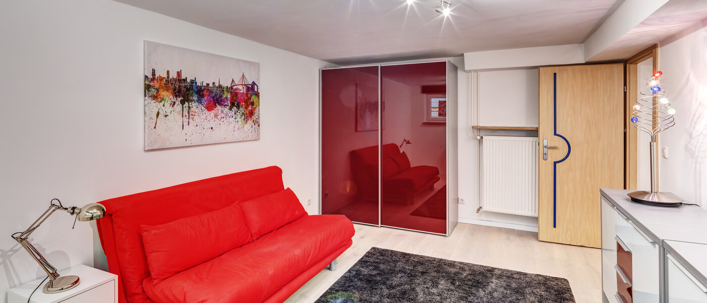 "タウン・ハウス/ローハウスのミドルハウス（外壁を共有した家の並びの両角以外のハウス） " München Obersendling 02 ゲストルーム 13312