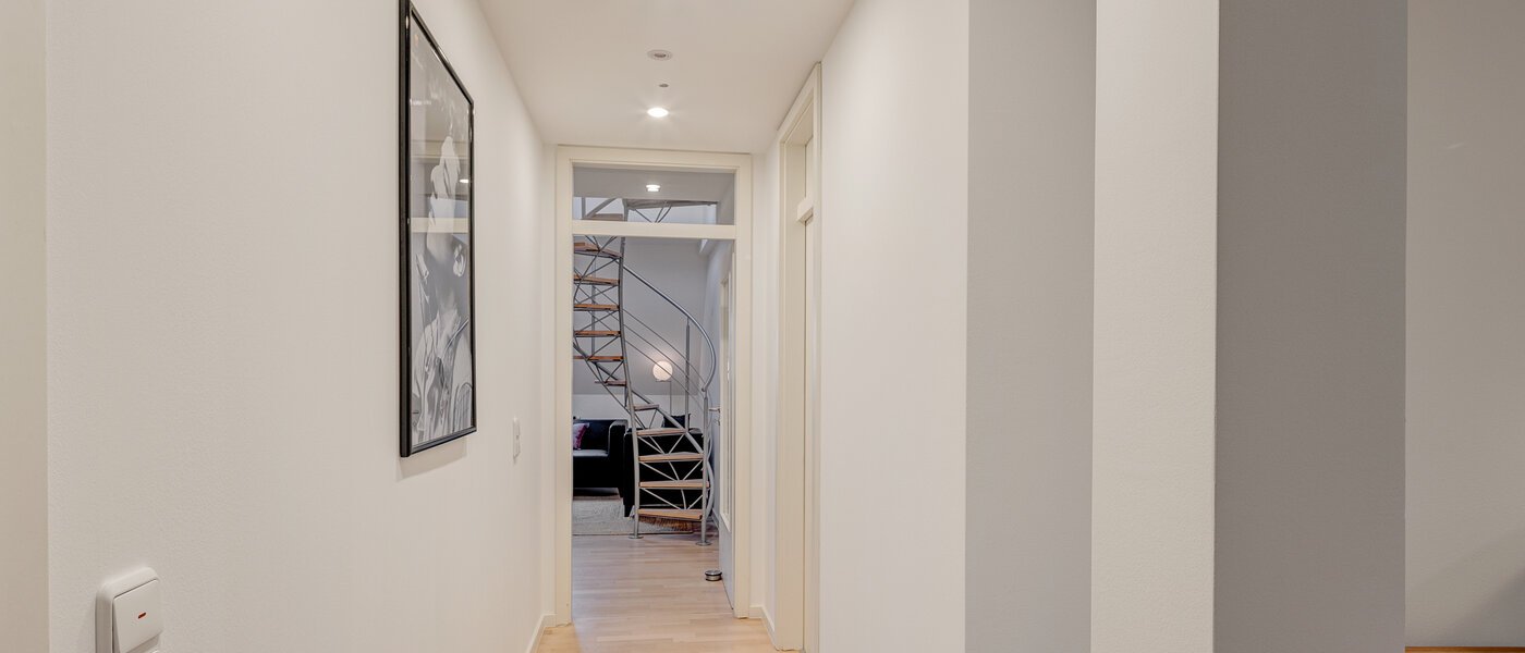 複層－回廊住宅 München Maxvorstadt 02 玄関入り口 13317