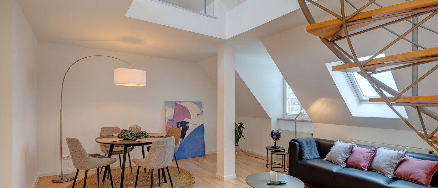 複層－回廊住宅 München Maxvorstadt 01 リビングエリア 13317