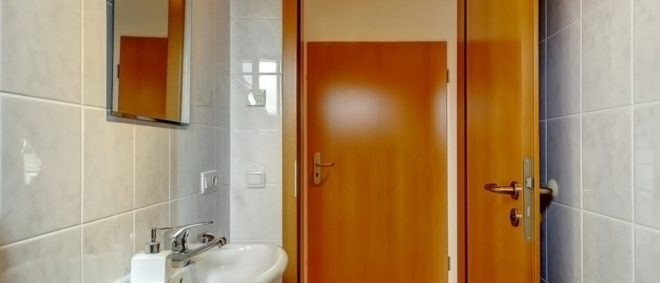 マンション München Berg am Laim 02 ゲスト用 WC 13337