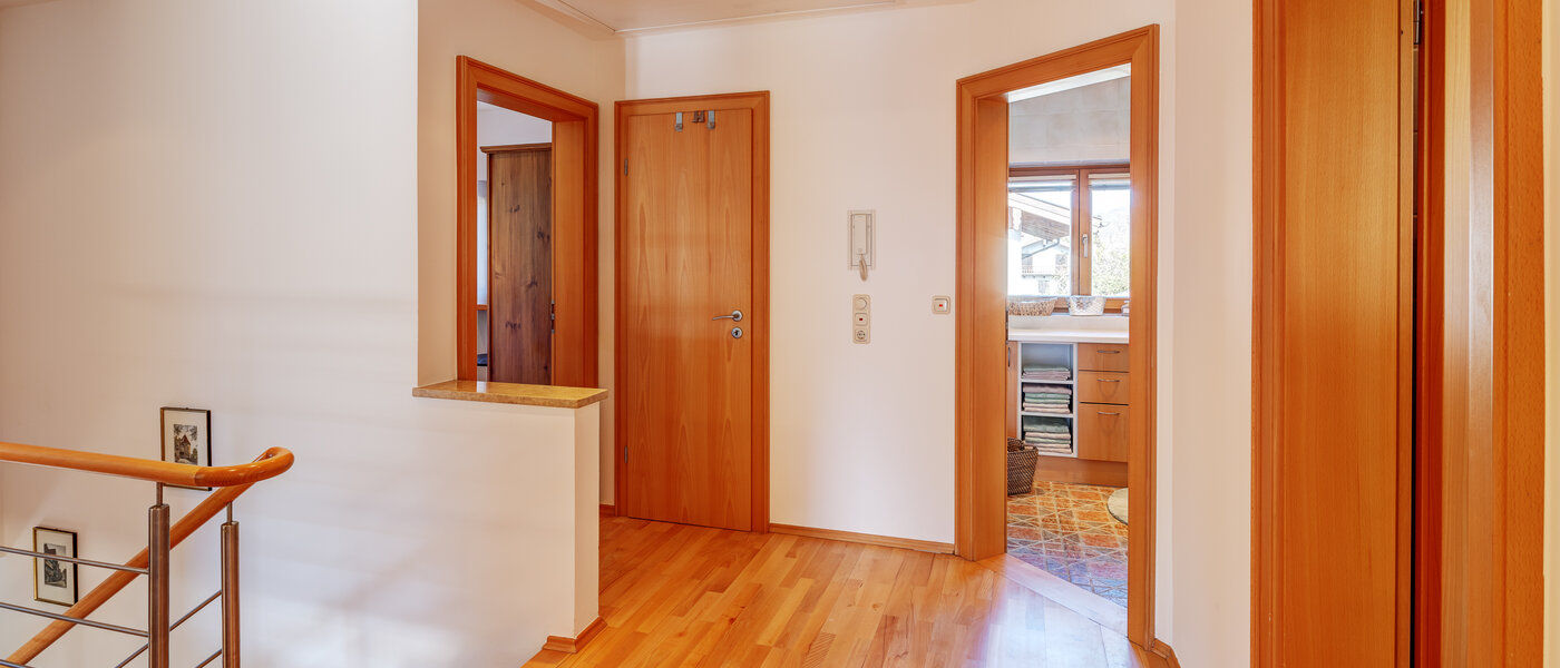 一戸建て Rottach-Egern 03 玄関入り口 13349