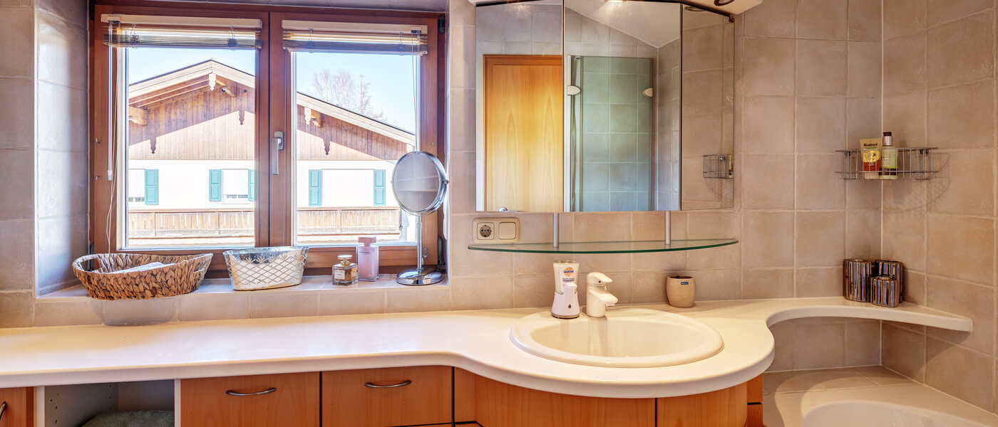 一戸建て Rottach-Egern 02 1つめの浴室 13349