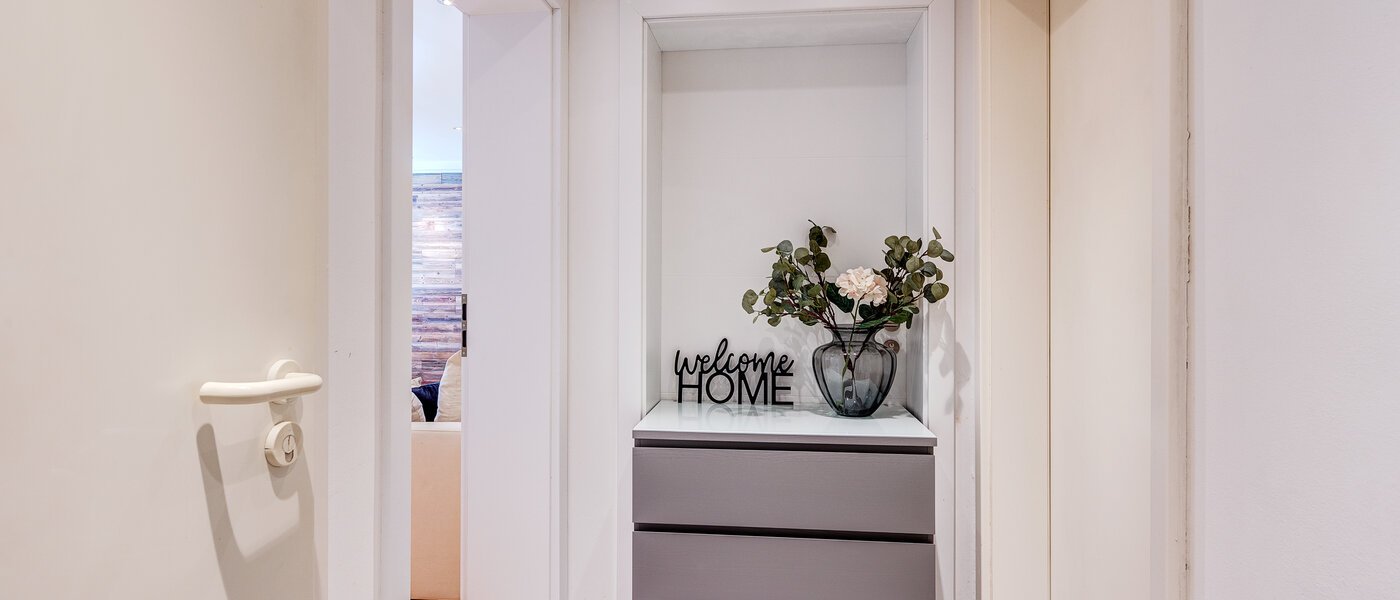 マンション München Daglfing 01 玄関入り口 13386