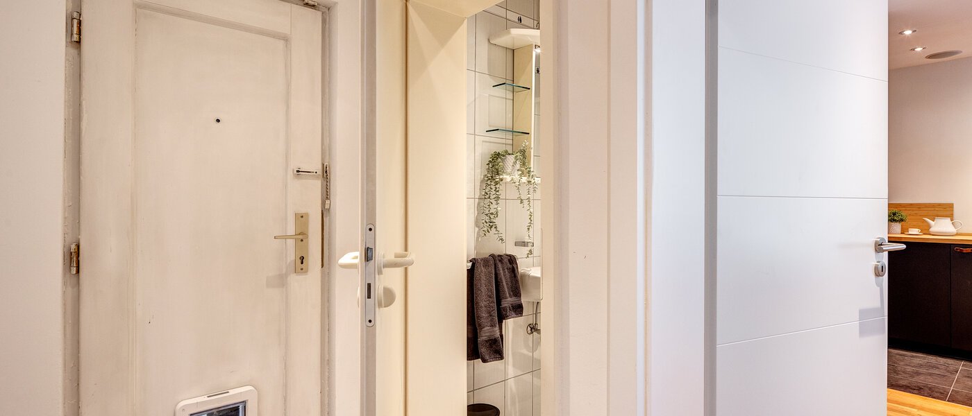 マンション München Daglfing 02 玄関入り口 13386