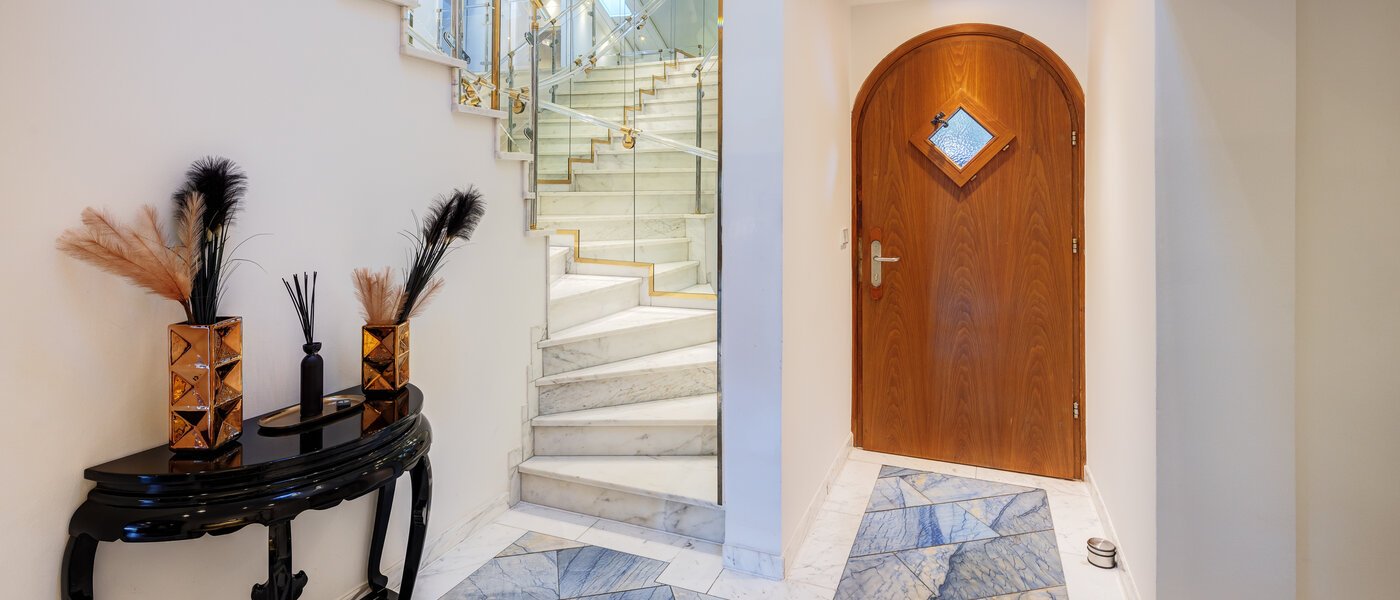 家屋 Vaterstetten Baldham 01 玄関 13408