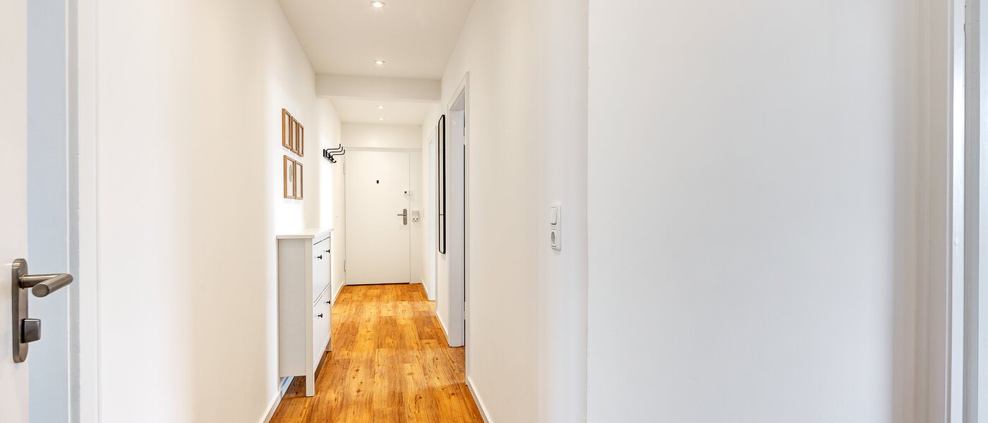 マンション München Aubing 03 玄関入り口 13422