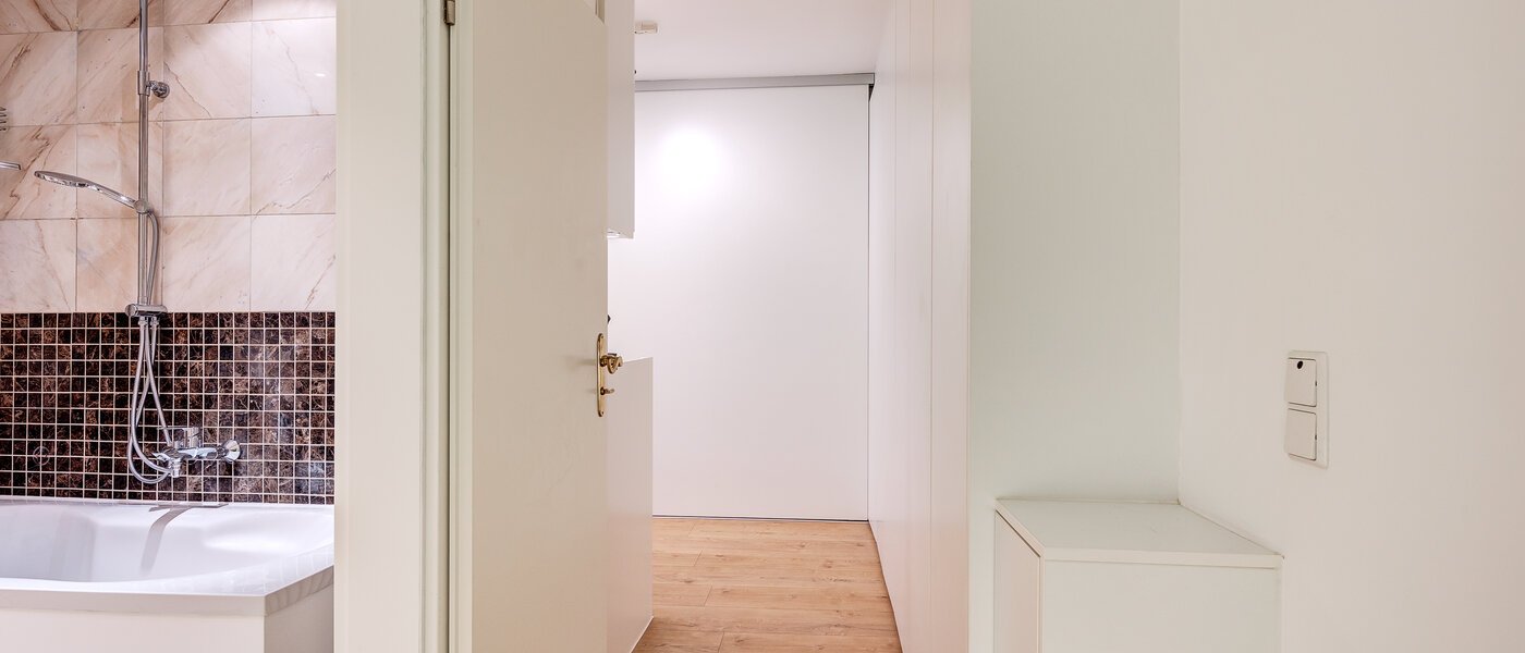 マンション München Schwabing - Alte Heide 03 玄関入り口 13448