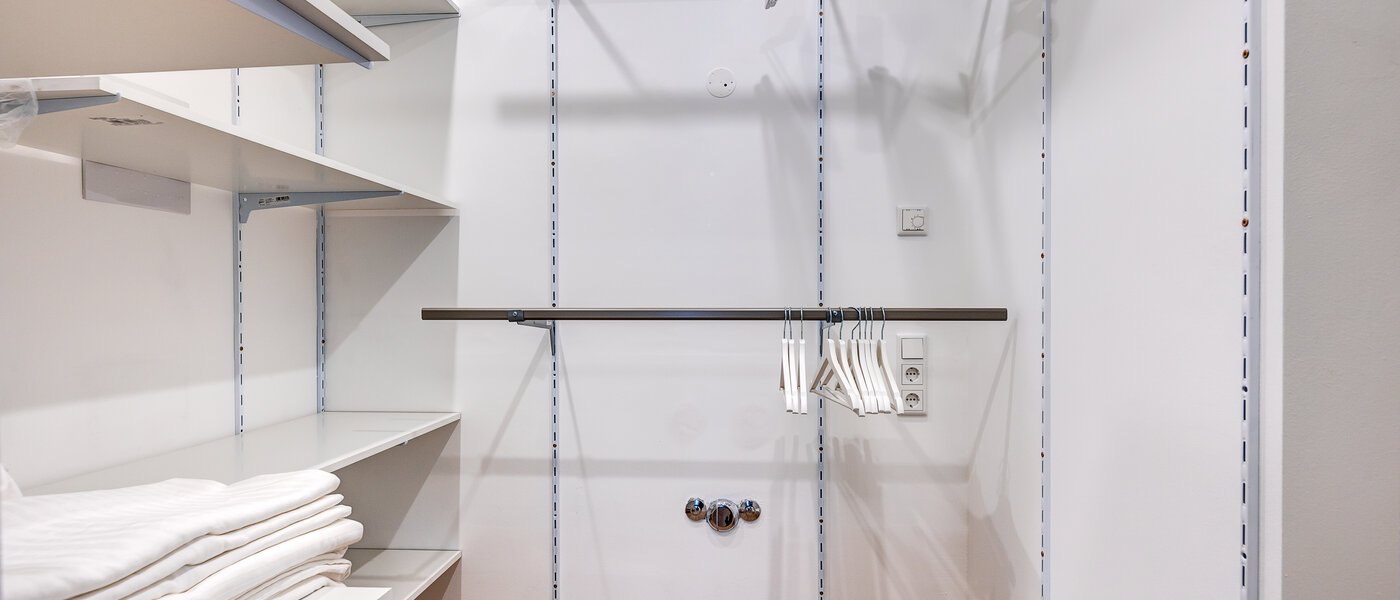 マンション München Moosach 01 ウォークイン・カップボード 13450