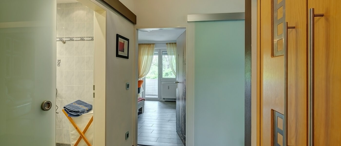 マンション Poing 03 玄関入り口 13482